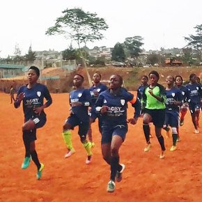Cameroun: L’homophobie interrompt la carrière d’une footballeuse